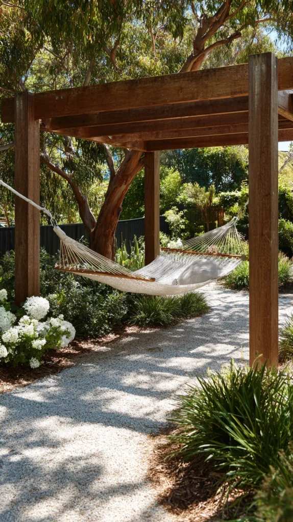 15 Relaxing Swing and Hammock Ideas for a Cozy Backyard 14 cg 13